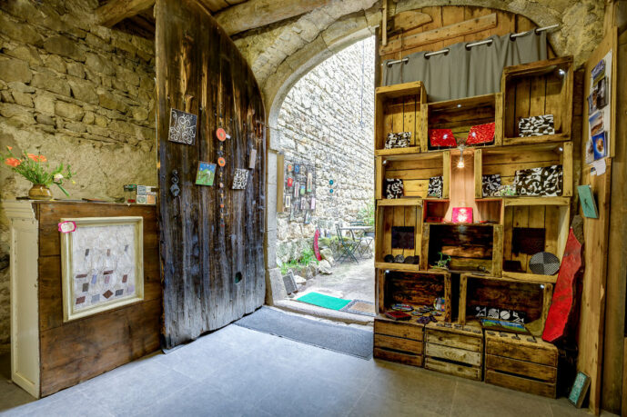L'atelier - boutique à Montpeyroux (printemps 2014)