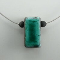 Pendentif en lave émaillée collection "cube", vert d'eau, L'île o Pierres.