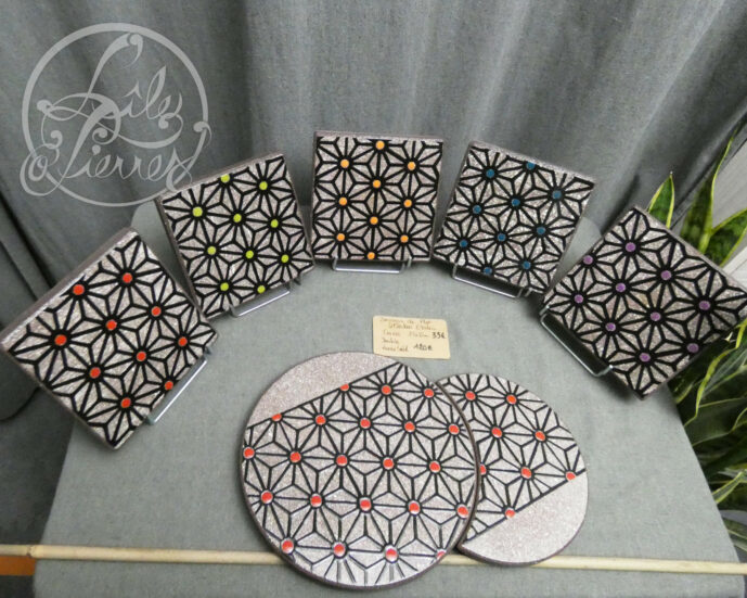 Dessous de plat collection "étoiles" en lave émaillée par L'île o Pierres.