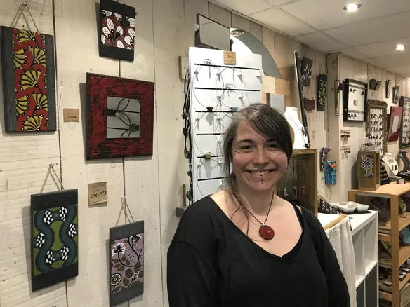 Dans son atelier boutique, Aurélie travaille avec passion. © La Montagne, Droits réservés